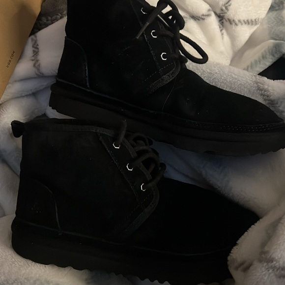 Black Ugg boots , size 5 - Picture 3 of 4